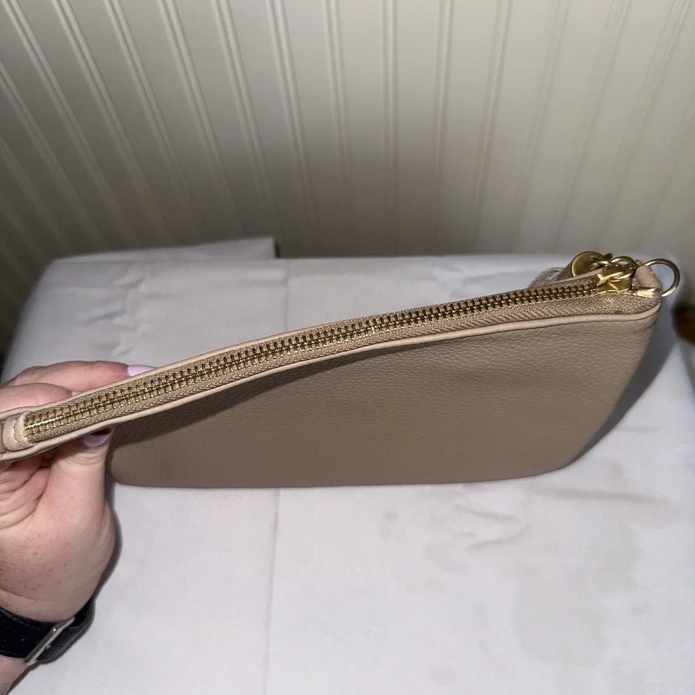 Gigi New York Taupe Tan Pebbled Leather Tassel Clutch Zip Top Pouch Gold